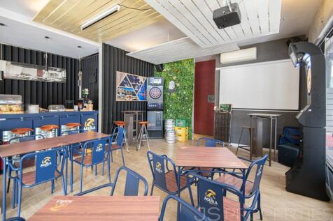 COMMERCIAL PREMISSES FOR SALE IN THE CENTER OF PUERTO POLLENSA