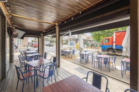 COMMERCIAL PREMISSES FOR SALE IN THE CENTER OF PUERTO POLLENSA