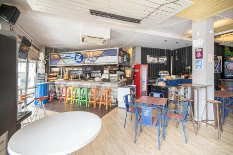 COMMERCIAL PREMISSES FOR SALE IN THE CENTER OF PUERTO POLLENSA
