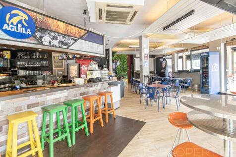 COMMERCIAL PREMISSES FOR SALE IN THE CENTER OF PUERTO POLLENSA