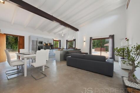 VILLA CLOSE TO PUERTO POLLENSA BEACHES AND POLLENSA TOWN