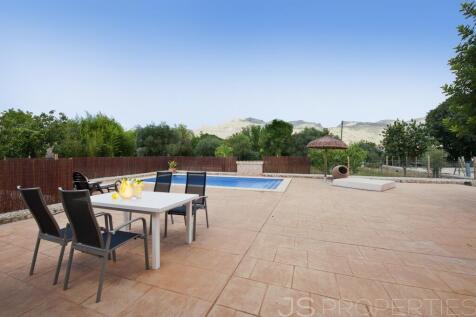VILLA CLOSE TO PUERTO POLLENSA BEACHES AND POLLENSA TOWN