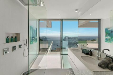 Ultra modern new build villa in Cala Llamp