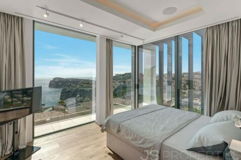 Ultra modern new build villa in Cala Llamp