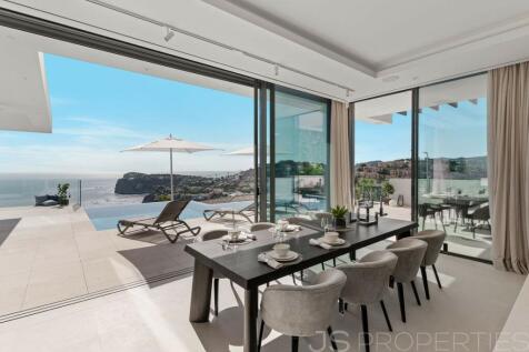 Ultra modern new build villa in Cala Llamp