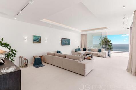 Ultra modern new build villa in Cala Llamp