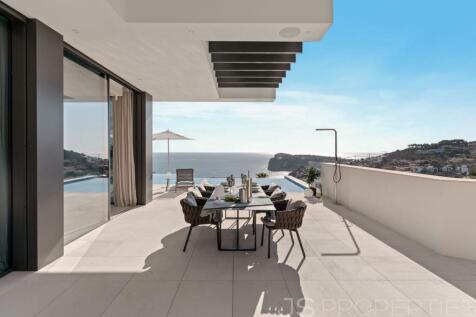 Ultra modern new build villa in Cala Llamp