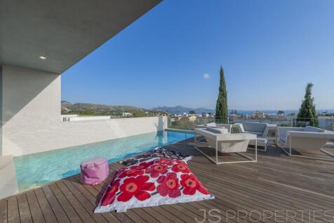 Villa in Puerto Pollensa with Tourists license
