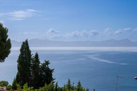 Villa with sea views and rental license 