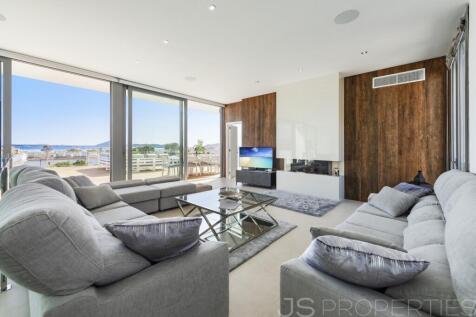 MAGNIFICENT VILLA WITH UNOBSTRUCTED VIEWS OF PUERTO POLLENSA BAY