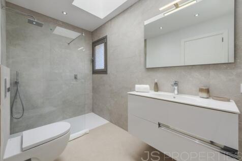 MAGNIFICENT VILLA WITH UNOBSTRUCTED VIEWS OF PUERTO POLLENSA BAY