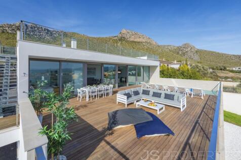 MAGNIFICENT VILLA WITH UNOBSTRUCTED VIEWS OF PUERTO POLLENSA BAY