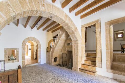 TOWN HOUSE IN ALCUDIA