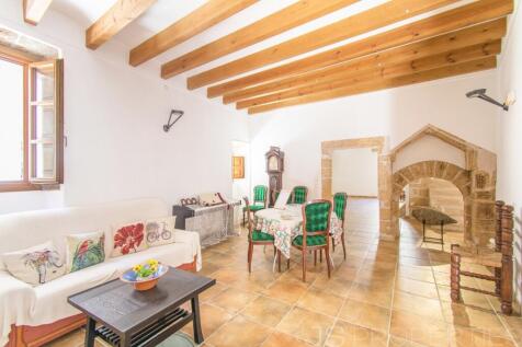 TOWN HOUSE IN ALCUDIA