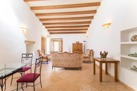 TOWN HOUSE IN ALCUDIA