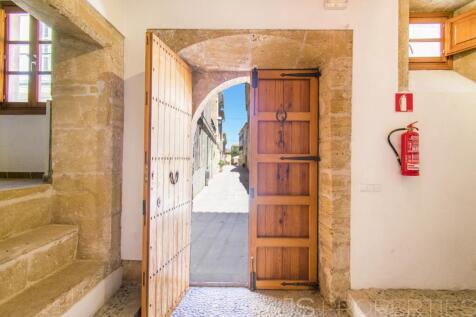 TOWN HOUSE IN ALCUDIA