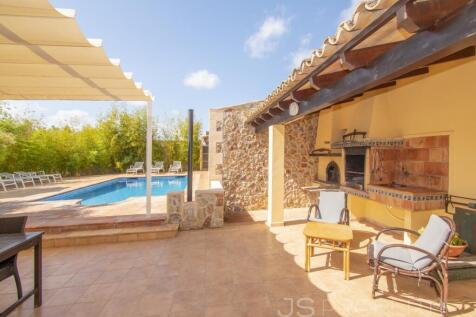 GREAT VILLA WITHIN WALKING DISTANCE TO PUERTO POLLENSA