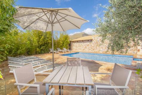GREAT VILLA WITHIN WALKING DISTANCE TO PUERTO POLLENSA