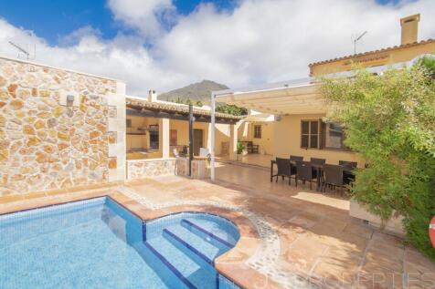 GREAT VILLA WITHIN WALKING DISTANCE TO PUERTO POLLENSA