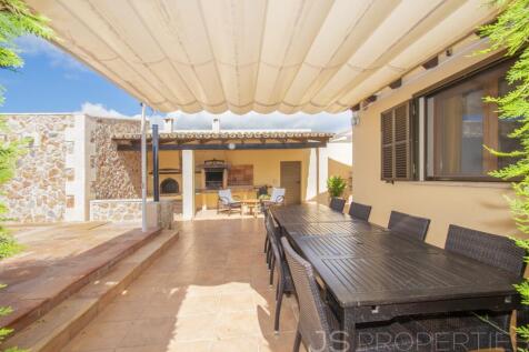 GREAT VILLA WITHIN WALKING DISTANCE TO PUERTO POLLENSA