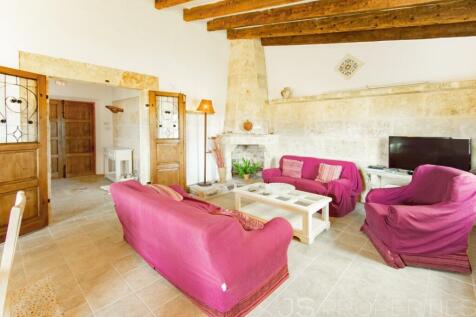 Excellent villa for sale in Alcudia with tourists license