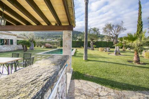 Excellent villa for sale in Alcudia with tourists license