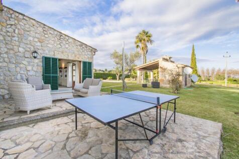 Excellent villa for sale in Alcudia with tourists license