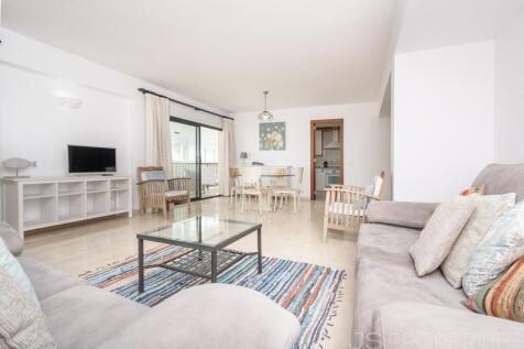 APARTMENT WITH  SEA VIEWS AND RENTAL LICENSE