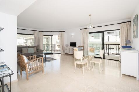 APARTMENT WITH  SEA VIEWS AND RENTAL LICENSE