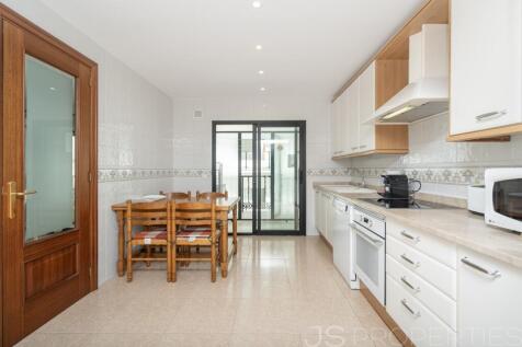 APARTMENT WITH  SEA VIEWS AND RENTAL LICENSE
