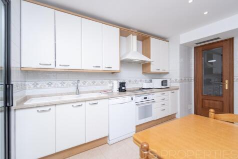 APARTMENT WITH  SEA VIEWS AND RENTAL LICENSE