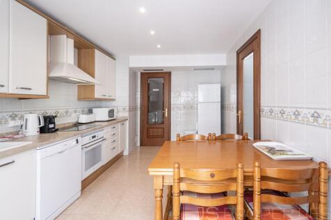 APARTMENT WITH  SEA VIEWS AND RENTAL LICENSE