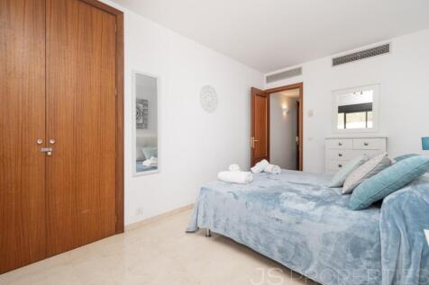 APARTMENT WITH  SEA VIEWS AND RENTAL LICENSE