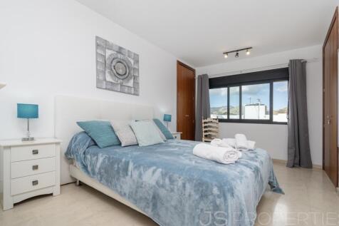 APARTMENT WITH  SEA VIEWS AND RENTAL LICENSE