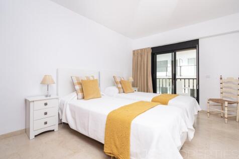 APARTMENT WITH  SEA VIEWS AND RENTAL LICENSE