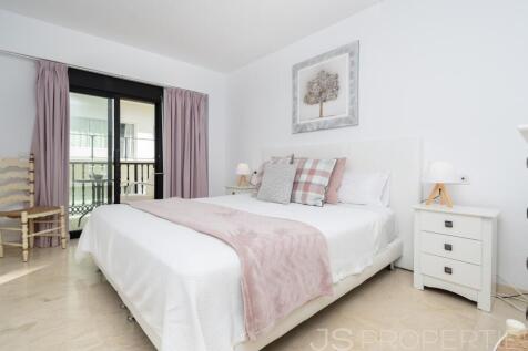 APARTMENT WITH  SEA VIEWS AND RENTAL LICENSE