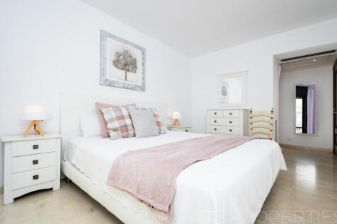 APARTMENT WITH  SEA VIEWS AND RENTAL LICENSE