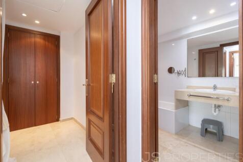 APARTMENT WITH  SEA VIEWS AND RENTAL LICENSE