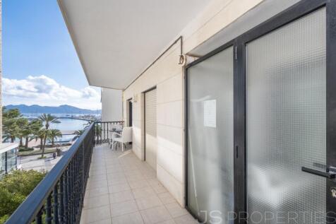 APARTMENT WITH  SEA VIEWS AND RENTAL LICENSE