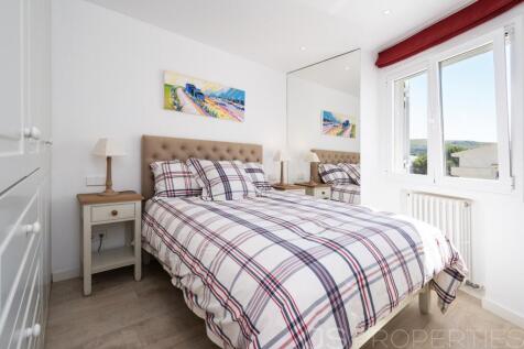 STUNNING FRONT LINE APARTMENT IN PORT DE POLLENSA