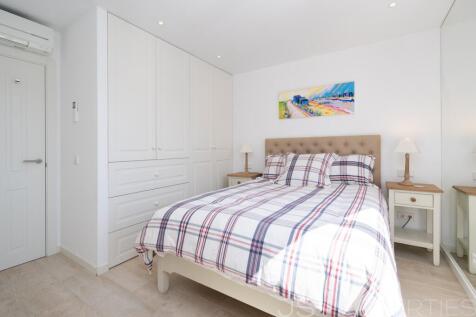 STUNNING FRONT LINE APARTMENT IN PORT DE POLLENSA