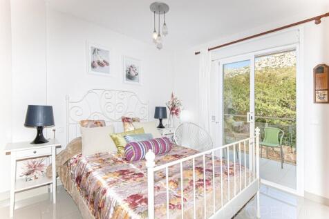 APARTMENT FOR SALE IN PUERTO POLLENSA 