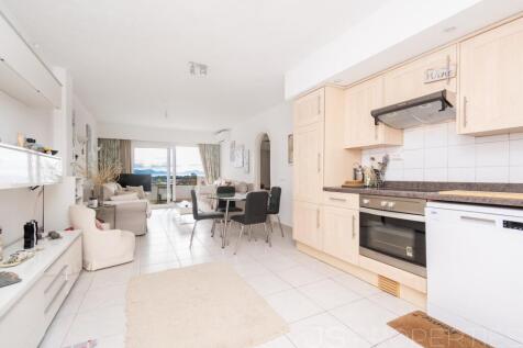 Beautiful Apartment with Sea View in Alcudia