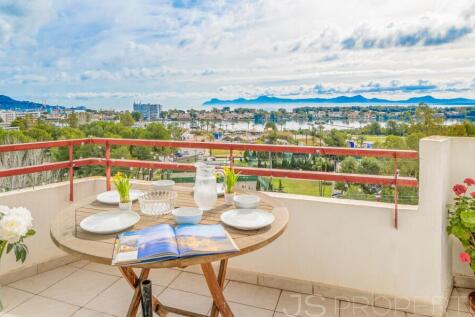 Beautiful Apartment with Sea View in Alcudia