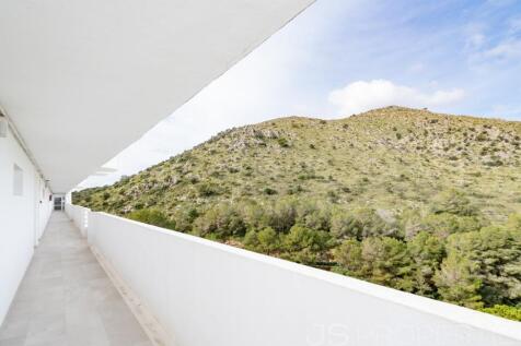 Beautiful Apartment with Sea View in Alcudia