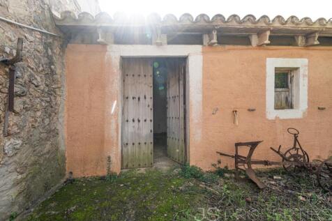 COUNTRY HOUSE WITH LAND