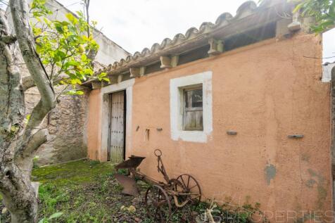 COUNTRY HOUSE WITH LAND