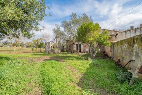COUNTRY HOUSE WITH LAND