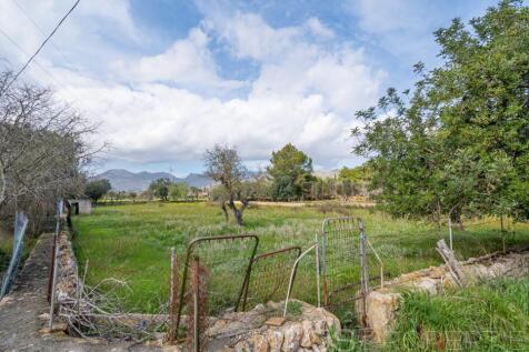 COUNTRY HOUSE WITH LAND