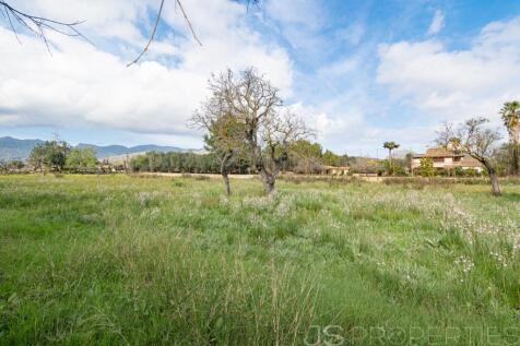 COUNTRY HOUSE WITH LAND